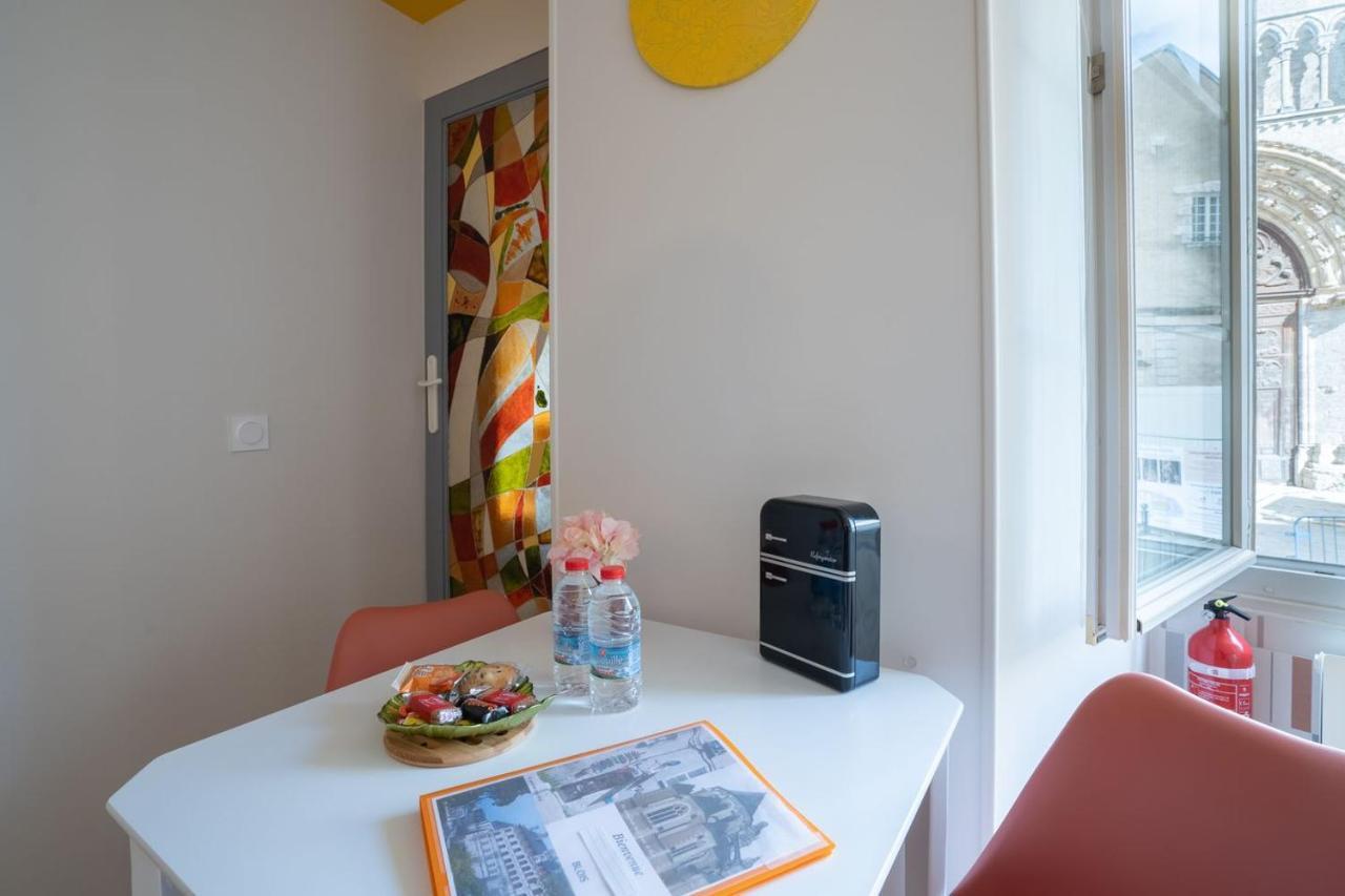 Superlogis Blois-Le Pitaya- Hypercentre Studio- Classe 3Etoiles エクステリア 写真